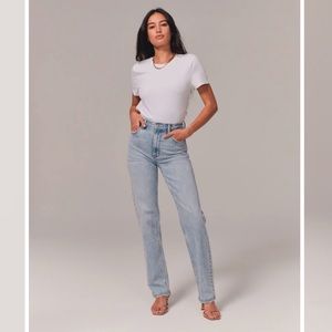 Abercrombie Ultra High Rise 90’s Straight Jean in Light